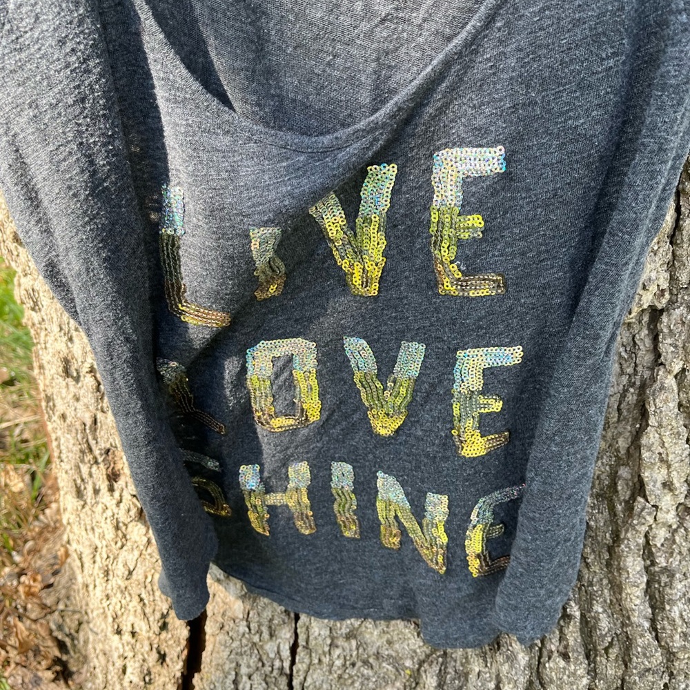 ⬇️Price Drop!⬇️ Sequined Graphic T-Shirt in size M